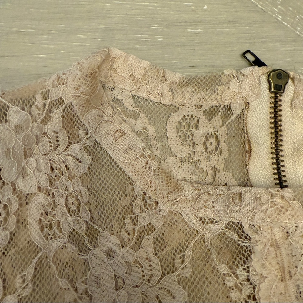 POL Cream Lace Peplum Camisole Tank Top - Picture 6 of 10